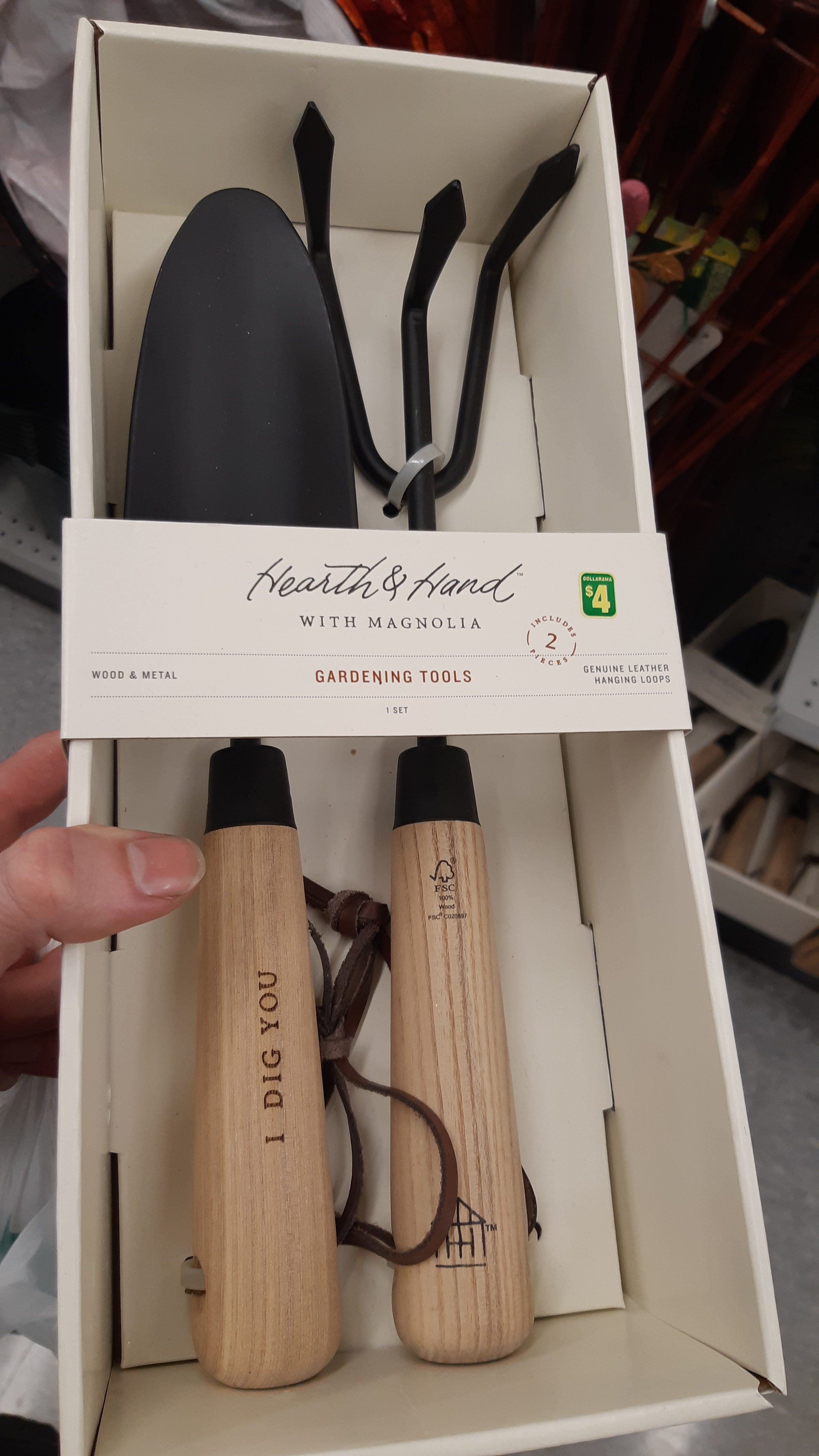 [Dollarama] 4 Hearth and Hand garden trowel and hand cultivator set Reg. 14.99 YMMV